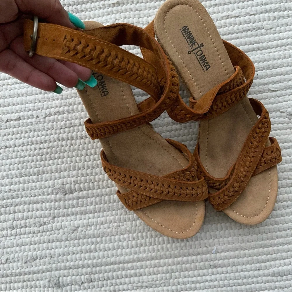 Minnetonka Leather Wedge Sandals Brown Boho Ankle Strap Sz 10